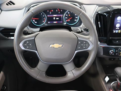 Used 2021 Chevrolet Traverse LT FWD image 9