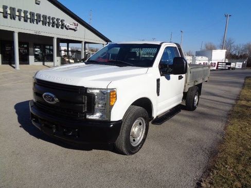Used 2017 Ford F250 XL image 1