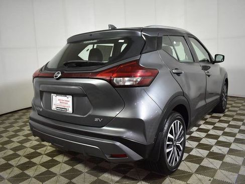 Used 2021 Nissan Kicks SV image 4