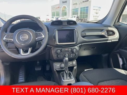 Used 2023 Jeep Renegade Latitude w/ Sun/Sound Group AWD/4WD image 17