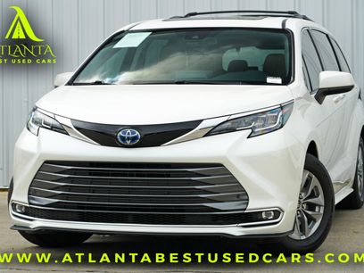 Used 2021 Toyota Sienna XLE