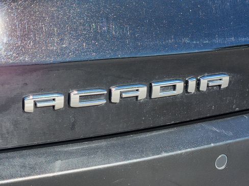 Used 2023 GMC Acadia SLT image 12
