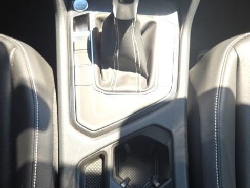 Used 2023 Volkswagen Tiguan SE FWD image 18