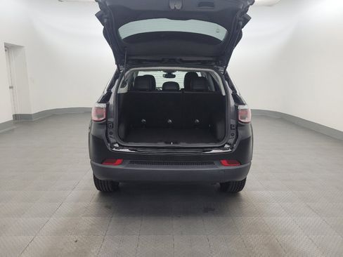 Used 2017 Jeep Compass Latitude w/ Popular Equipment Group FWD image 29