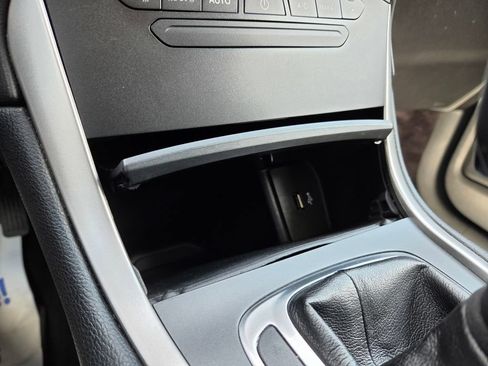 Used 2016 Ford Edge SEL AWD/4WD image 14