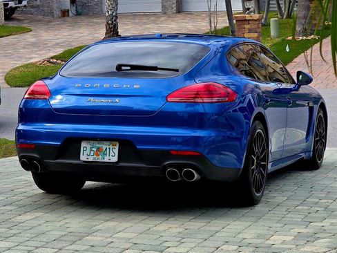 Used 2015 Porsche Panamera S image 38