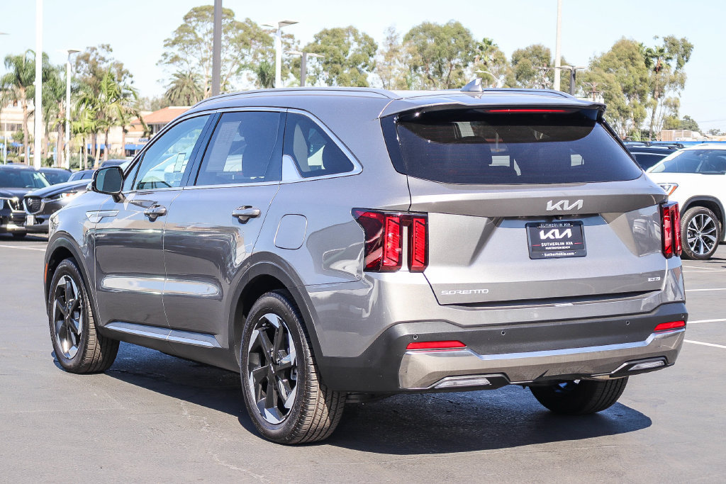 Certified 2026 Kia Sorento EX w/ EX Premium Package AWD/4WD image 6