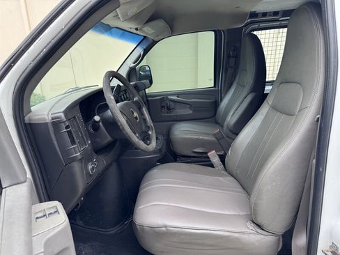Used 2015 Chevrolet Express 2500 RWD image 13