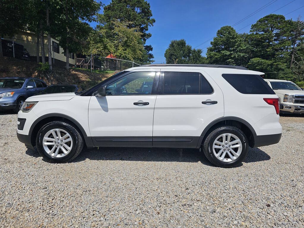 Used 2017 Ford Explorer 4WD image 2