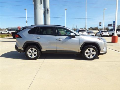 Certified 2021 Toyota RAV4 XLE FWD image 10