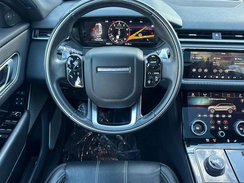 Used 2018 Land Rover Range Rover Velar R-Dynamic SE image 28