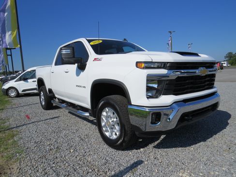 Used 2025 Chevrolet Silverado 2500 LT AWD/4WD image 5