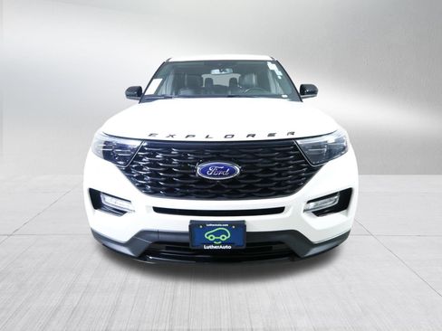 Used 2022 Ford Explorer ST-Line AWD/4WD image 2