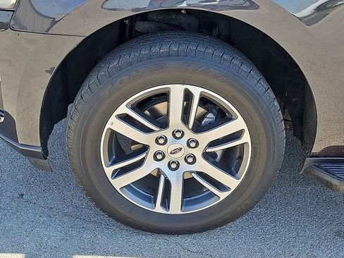 Used 2024 Ford Expedition Limited image 13