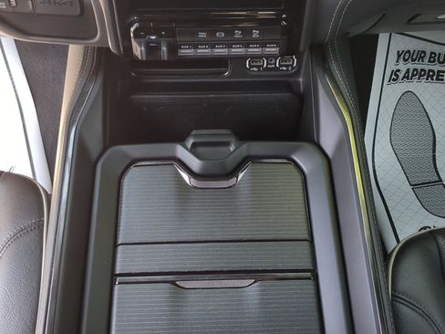 Used 2022 RAM 3500 Limited AWD/4WD image 17