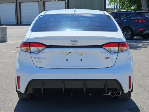 Certified 2025 Toyota Corolla SE FWD image 4
