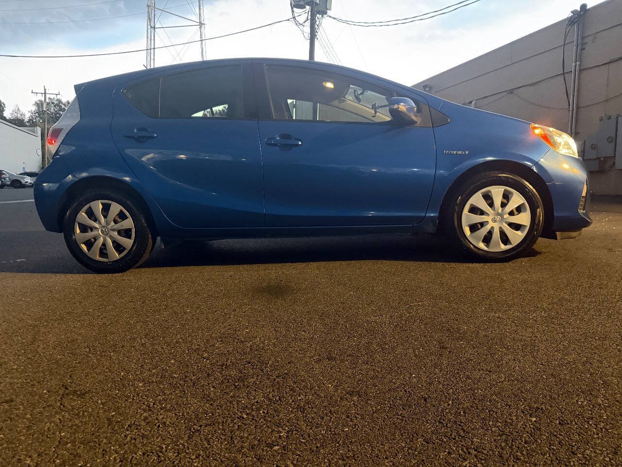 Used 2013 Toyota Prius C Two FWD image 7