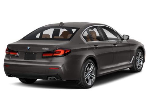 Used 2022 BMW 530i w/ Premium Package RWD image 2