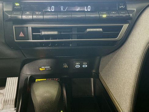 Used 2025 Toyota Camry LE w/ Convenience Package FWD image 23