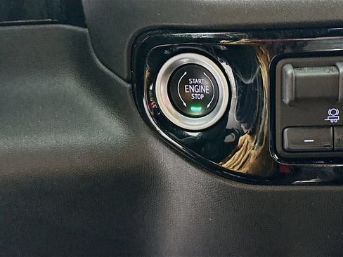 Used 2022 Chevrolet Silverado 1500 High Country w/ High Country Premium Package AWD/4WD image 19