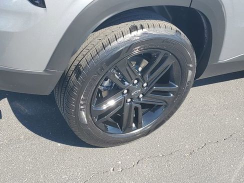 Certified 2025 Chevrolet Trax ACTIV w/ Driver Confidence Package FWD image 5