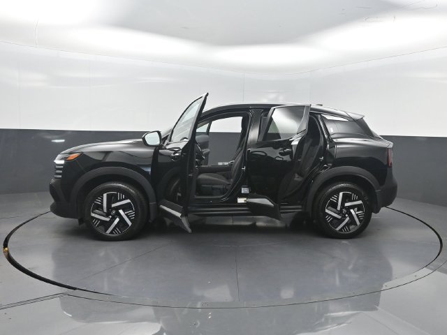 Used 2026 Nissan Kicks SV FWD image 32