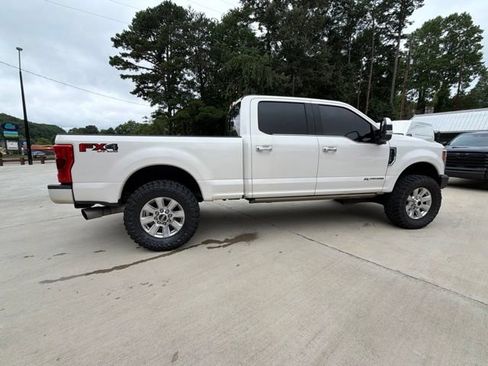 Used 2017 Ford F250 Platinum w/ Platinum Ultimate Package AWD/4WD image 3