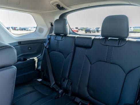 New 2025 Honda Pilot Touring image 17