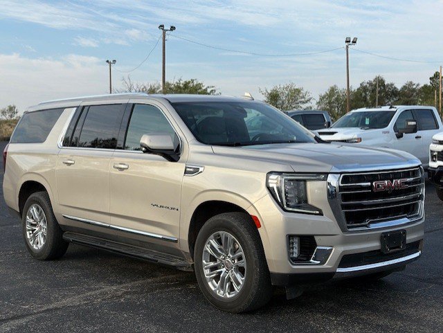 Used 2022 GMC Yukon XL SLT w/ SLT Luxury Package RWD image 1