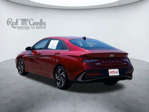 Used 2024 Hyundai Elantra Limited image 3