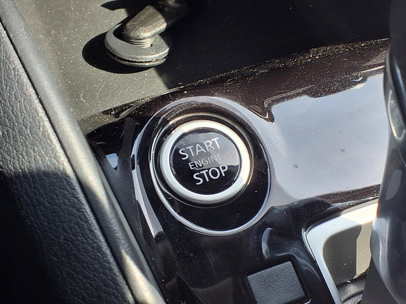 Used 2021 Nissan Kicks S FWD image 11