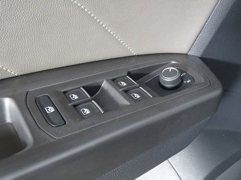 Used 2022 Volkswagen Atlas SE image 18