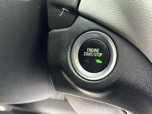 Used 2019 Chevrolet Equinox LS w/ LS Convenience Package image 17