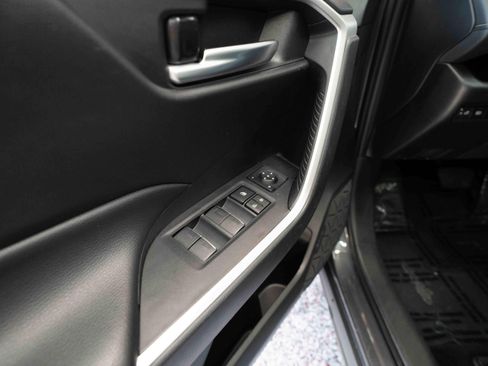Used 2024 Toyota RAV4 XLE w/ Convenience Package FWD image 7