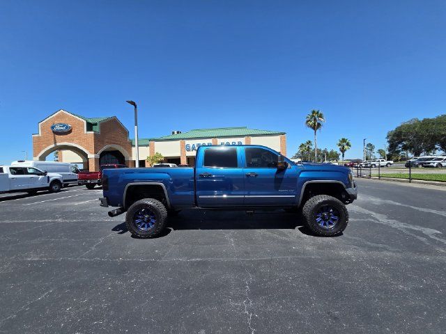 Used 2019 GMC Sierra 2500 SLT w/ Duramax Plus Package AWD/4WD image 4