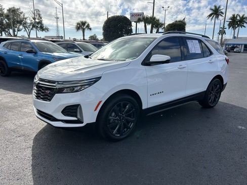 Used 2023 Chevrolet Equinox RS image 3