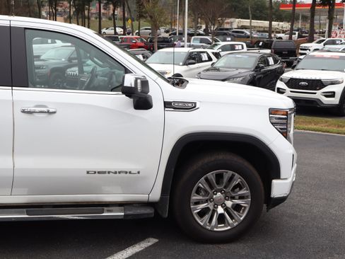 Used 2022 GMC Sierra 1500 Denali image 9