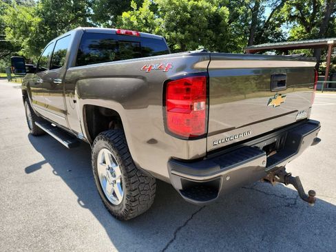 Used 2015 Chevrolet Silverado 2500 High Country w/ High Country Premium Package AWD/4WD image 5