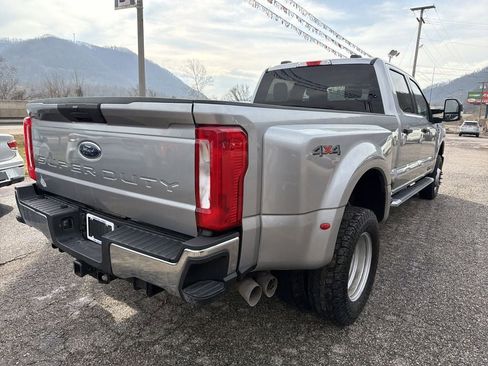 Used 2024 Ford F350 XLT image 3