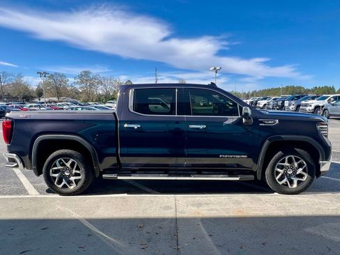 Used 2022 GMC Sierra 1500 SLT image 3