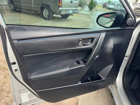 Used 2017 Toyota Corolla SE FWD image 15
