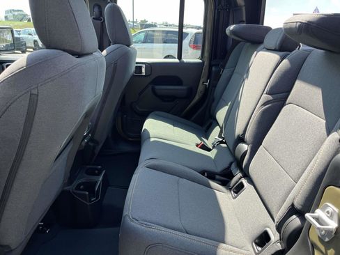 New 2026 Jeep Gladiator Sport image 8