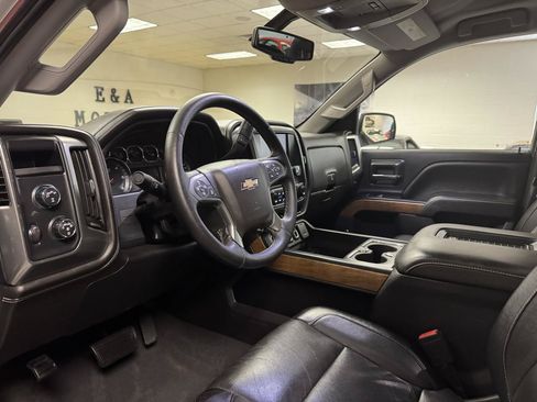 Used 2018 Chevrolet Silverado 1500 LTZ w/ Sport Package AWD/4WD image 17