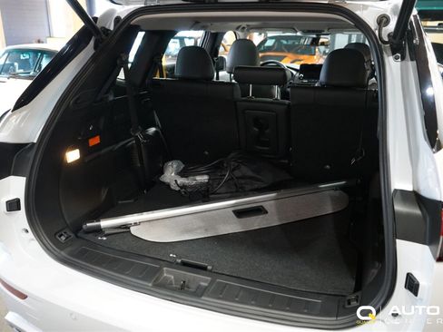 Used 2025 Mitsubishi Outlander SE image 37