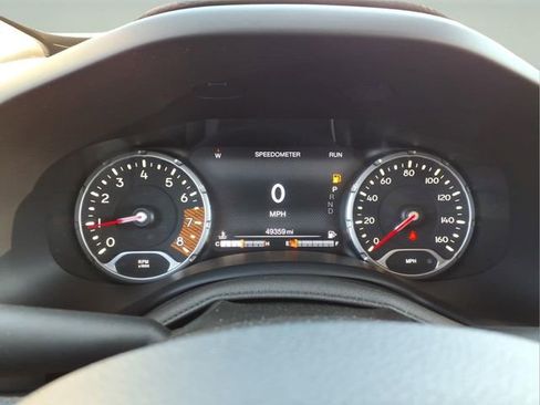 Used 2023 Jeep Renegade Latitude AWD/4WD image 28