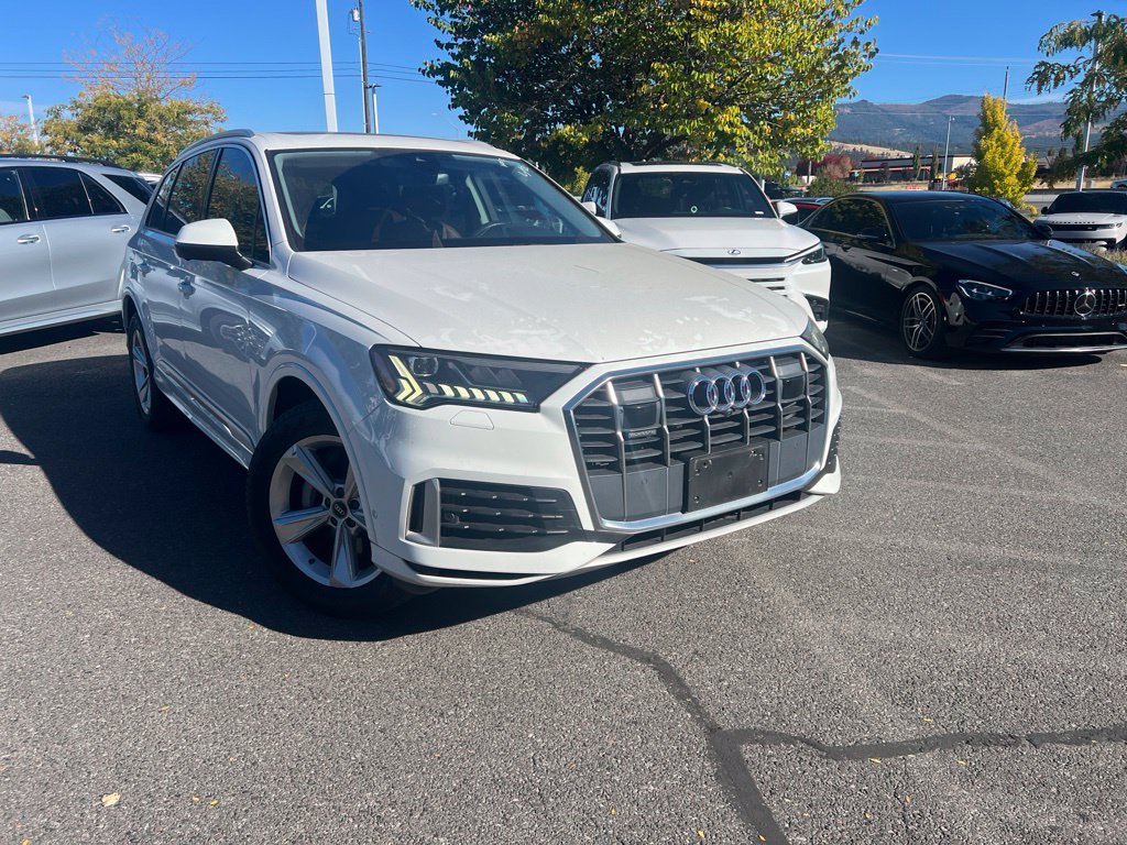 Used 2023 Audi Q7 3.0T Premium w/ Convenience Package AWD/4WD image 2