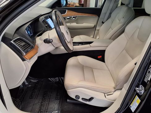 Used 2021 Volvo XC90 T6 Momentum w/ Climate Package image 20
