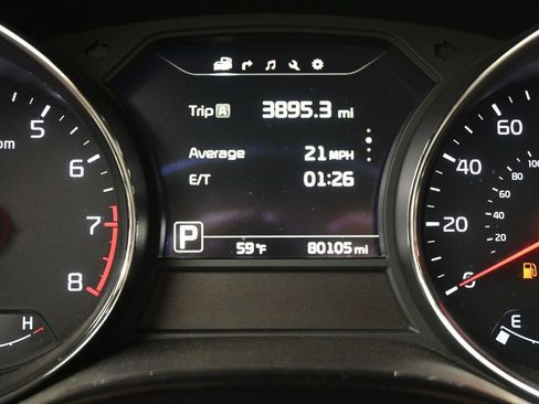 Used 2017 Kia Sedona SX image 26