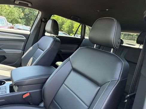 Used 2023 Volkswagen Atlas Cross Sport SE w/ Black Wheel Package AWD/4WD image 8