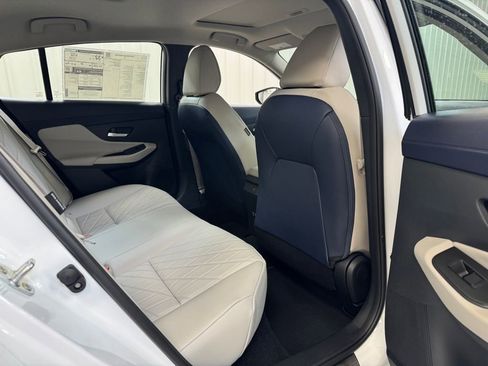 New 2026 Nissan Sentra SL w/ Floor Mat Package FWD image 24